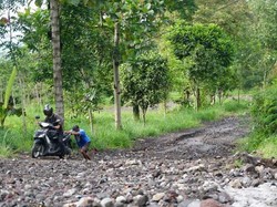 Curahan Hati Warga KRB Gunung Merapi di Klaten Gegara Jalan Rusak