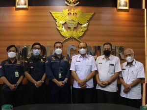 Bea Cukai Edukasi Petani dan Pedagang Ciri Rokok-Miras Ilegal