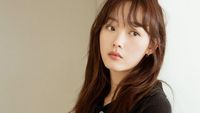 8 Pesona Imut Lee Yoo Mi, Bintang Squid Game yang Dulunya Pengantar Makanan