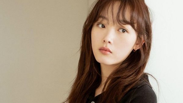8 Pesona Imut Lee Yoo Mi, Bintang Squid Game yang Dulunya Pengantar Makanan