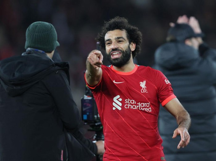 LIVERPOOL, ENGLAND - NOVEMBER 20: Mohamed Salah of Liverpool acknowledges the fans after their sides victory in the Premier League match between Liverpool and Arsenal at Anfield on November 20, 2021 in Liverpool, England. (Photo by Clive Brunskill/Getty Images)
