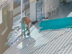 Penampakan Maling Infaq di Masjid At-Taqwa Wates Ini Terciduk CCTV!