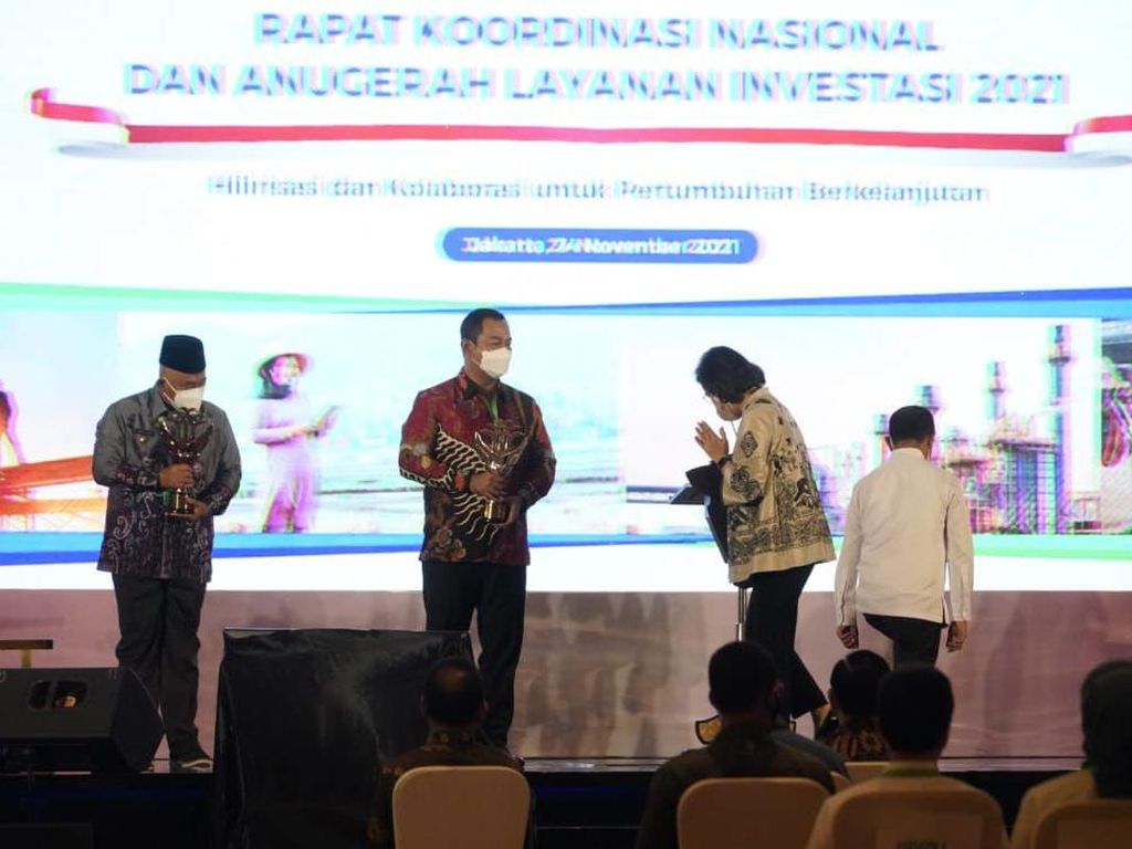 Pemkot Semarang Raih Penghargaan di Sektor Investasi dan Kesehatan