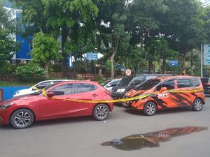 Polisi Tahan 7 Mobil Anggota Pemuda Pancasila karena Tak Ber-STNK Polisi Tahan 7 Mobil Anggota Pemuda Pancasila karena Tak Ber-STNK