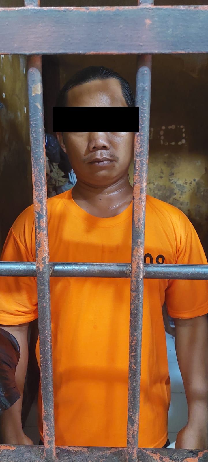 Pria viral kejar polantas pakai celurit ditangkap polisi (dok. Istimewa)