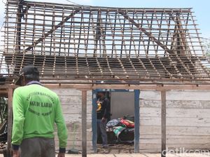 32 Rumah Rusak Diterjang Angin Kencang, Puluhan Warga Jombang Mengungsi