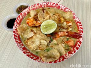 Mantap Betul! Soto Medan Ini Berisi Udang Tiger dan Galah Jumbo