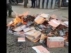 Warga Suriah Bakar Buku dari Turki karena Diduga Berisi Gambar Nabi