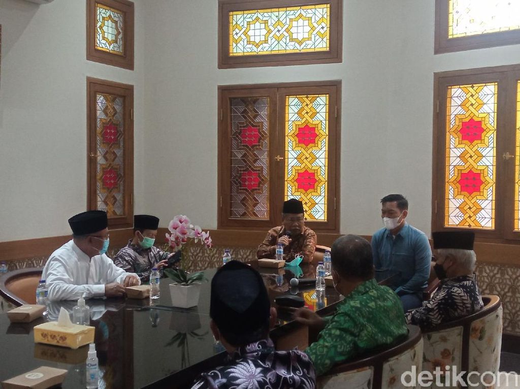 Sambangi MUI Jabar, Densus 88 Bicara Penangkapan Zain An Najah cs Sambangi MUI Jabar, Densus 88 Bicara Penangkapan Zain An Najah cs