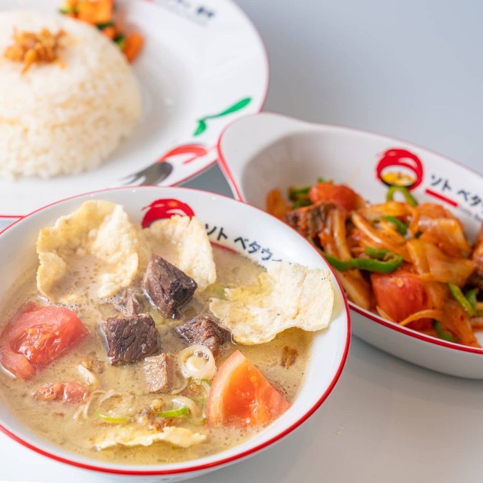 5 Kedai Makanan Indonesia Berhasil Di Luar Negeri, Jual Indomie Sampai Soto Betawi
