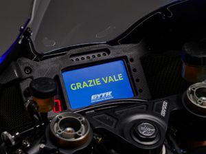 Grazie Vale! Ini Wujud Motor Spesial dari Yamaha untuk Valentino Rossi Grazie Vale! Ini Wujud Motor Spesial dari Yamaha untuk Valentino Rossi