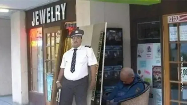 18 Foto Lucu Orang yang Ketiduran, Kalian Pernah Mengalaminya?