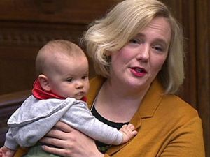 Anggota Parlemen Inggris Dilarang Bawa Bayi ke Ruang Sidang