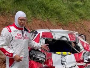 Mobil Ringsek Kecelakaan Reli, Bamsoet: Allah Masih Lindungi Saya dan Sean