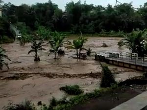 Pemprov Jabar Libatkan Ahli Teliti Penyebab Banjir Bandang Garut Pemprov Jabar Libatkan Ahli Teliti Penyebab Banjir Bandang Garut