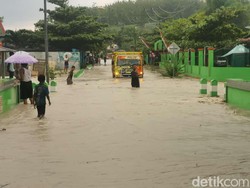 Kali Pacal di Bojonegoro Meluap, Permukiman dan Jalan Terendam Air