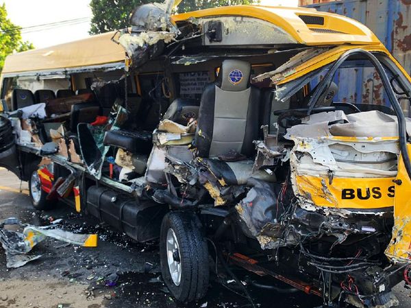 Nyaris Terbelah, Begini Kondisi Mobil Santri yang Ditabrak Truk di Kediri