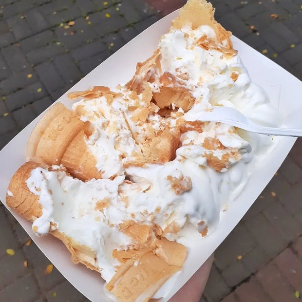 Es krim geprek/Foto: Instagram.com/jktfoodpoint Makanan viral 2021 : Es Krim Geprek