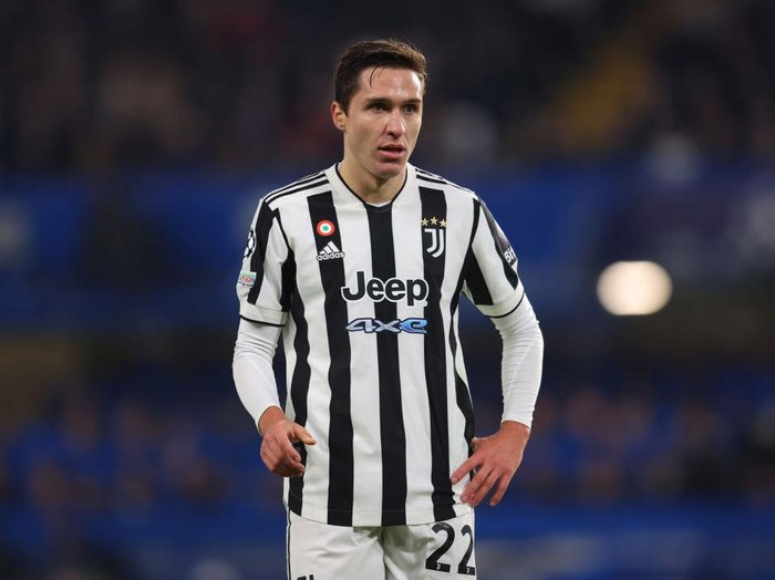 LONDON, ENGLAND - NOVEMBER 23: Federico Chiesa of Juventus 
 during the UEFA Champions League group H match between Chelsea FC and Juventus at Stamford Bridge on November 23, 2021 in London, England. (Photo by Catherine Ivill/Getty Images)