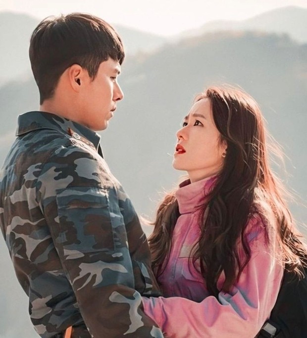 Masih ingat dengan drama yang sempat menjadi perbincangan para netizen? Yap, salah satu drama sukses yang diperankan oleh Hyun Bin adalah Crash Landing on You.