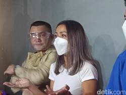 Nirina Zubir Sebut Ayahnya Dalam Kondisi Kritis