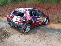 Mobil Sean Gelael-Bamsoet Salto di Udara, Berapa Kecepatannya saat Kecelakaan?