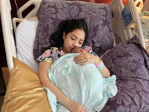 Raffi Ahmad-Nagita Bagi Rp 10 Juta untuk yang Benar Menebak BB Baby R Raffi Ahmad-Nagita Bagi Rp 10 Juta untuk yang Benar Menebak BB Baby R