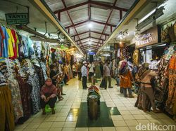 Penjualan Batik di Beringharjo Masih Lesu Gegara Pandemi Penjualan Batik di Beringharjo Masih Lesu Gegara Pandemi