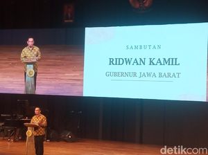 Ridwan Kamil Ajak Alumni Universitas Dongkrak Ekonomi-SDM di Jabar Ridwan Kamil Ajak Alumni Universitas Dongkrak Ekonomi-SDM di Jabar