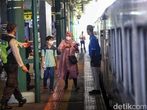 Kawasan Monas Ditutup, Penumpang 12 KA di Gambir Bisa Naik dari Jatinegara