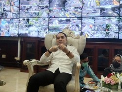 Dibandingkan dengan Risma, Eri Cahyadi: Lha Lapo Tak Pamerno Kerjoku