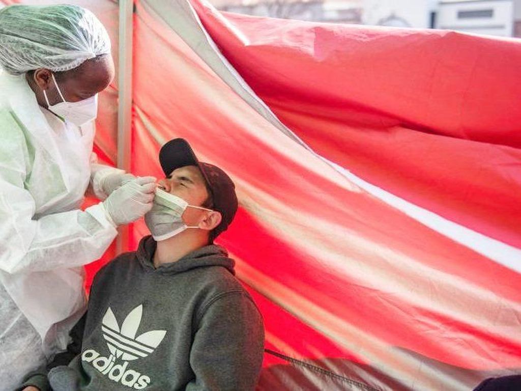 Pemerintah Ajak Sederet Epidemiolog Diskusi Kebijakan Soal Omicron Pemerintah Ajak Sederet Epidemiolog Diskusi Kebijakan Soal Omicron