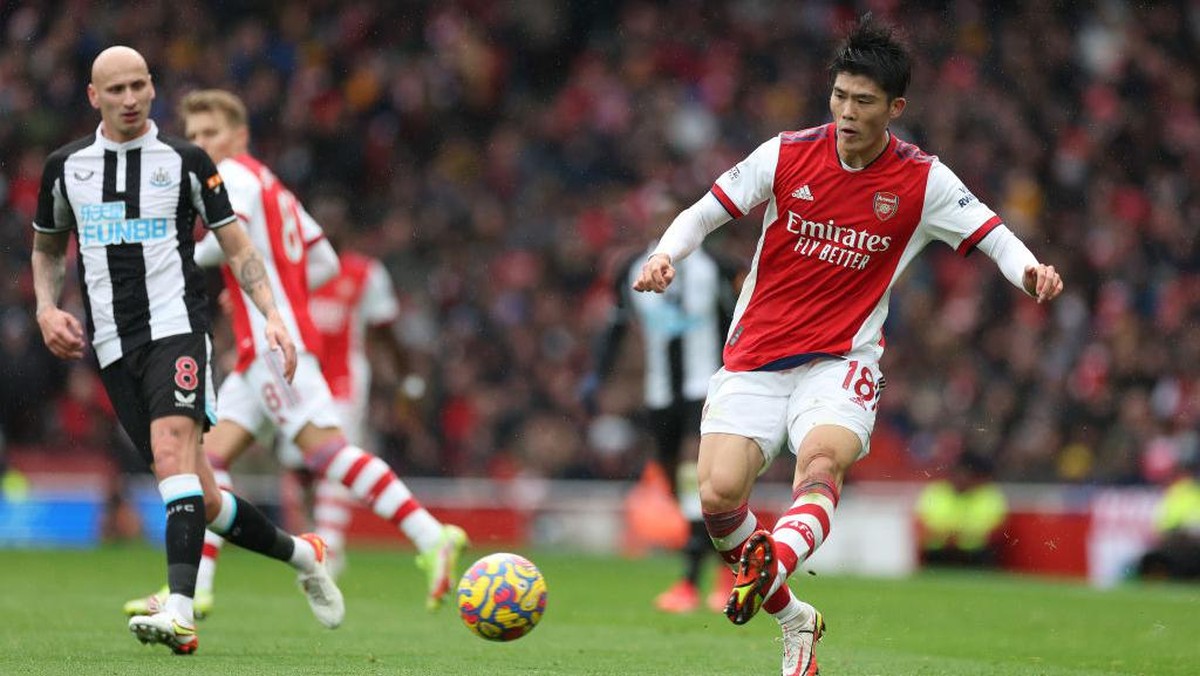 Takehiro Tomiyasu bikin assist cantik saat Arsenal mengalahkan Newcastle United (Foto: Getty Images/Richard Heathcote)
