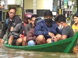 Banjir Setinggi 1,5 Meter Rendam Pemukiman di Dayeuhkolot