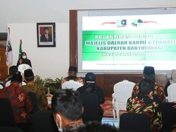 Hadiri Pelantikan KAHMI-FORHATI, Bupati Ipuk Ajak Sinergi Bangun Banyuwangi