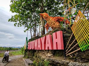Festival Pacak Sepuran Hiasi Jalur Kereta Api ke Bandara YIA Festival Pacak Sepuran Hiasi Jalur Kereta Api ke Bandara YIA
