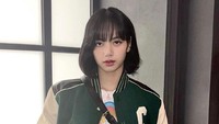 7 Foto Lisa BLACKPINK Gonta Ganti Warna Rambut, Pesonanya Tak Luntur