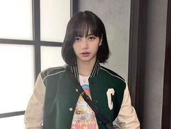 Sembuh dari COVID-19, Lisa BLACKPINK Debut Jadi Model Runway untuk Celine