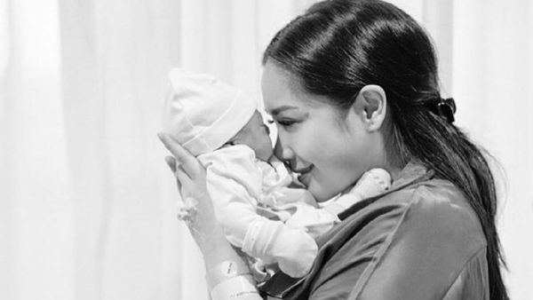 7 Momen Nagita Slavina dengan Bulu Mata & Alis On Point Usai Melahirkan