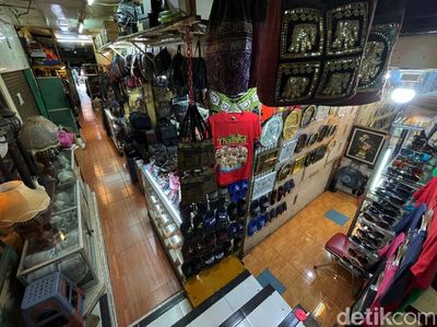 Pasar Ular Tanjung Priok Ditinggal Pembeli