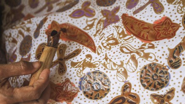 Melihat Pembuatan Batik Khas Kota Depok
