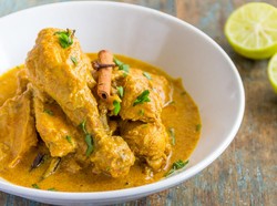 Resep Kari Ayam Berkuah Gurih Kental yang Mantap Bumbunya