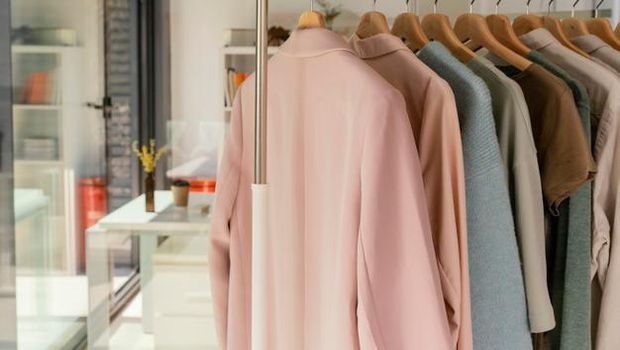 Salah memilih bahan baju dapat memicu munculnya bau badan/Foto: Freepik.com/Freepik