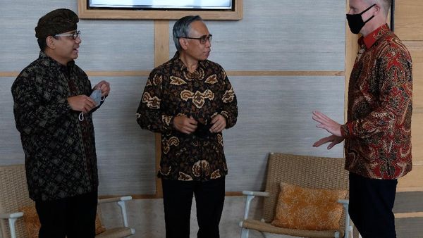 Seminar Internasional HUT ke-10 OJK di Bali