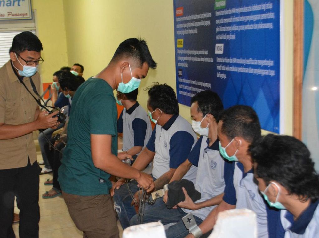 34 Napi Berisiko Tinggi dari Jatim Dipindah ke Nusa Kambangan 34 Napi Berisiko Tinggi dari Jatim Dipindah ke Nusa Kambangan