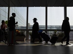 Naik Pesawat Tidak Perlu PCR Lho! Ini Aturan Terbaru Perjalanan Domestik Naik Pesawat Tidak Perlu PCR Lho! Ini Aturan Terbaru Perjalanan Domestik