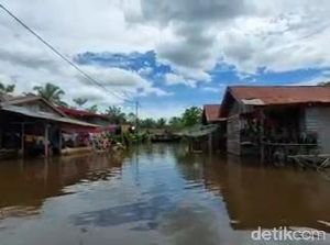 Tanggul Jebol, Banjir di Labura Sumut Sudah Sebulan Tak Surut-surut Tanggul Jebol, Banjir di Labura Sumut Sudah Sebulan Tak Surut-surut