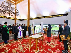 Lantik 128 Pejabat Eselon 2-4, Bupati Ipuk: Tingkatkan Kinerja