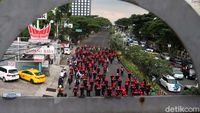 Buruh Longmarch, Jalan Raya Pasteur Bandung Macet