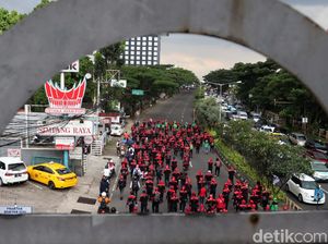 Buruh Longmarch, Jalan Raya Pasteur Bandung Macet